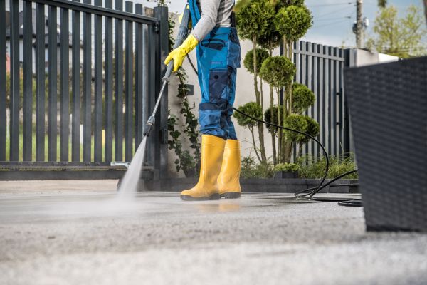 Driveway Power Washing in Clovis