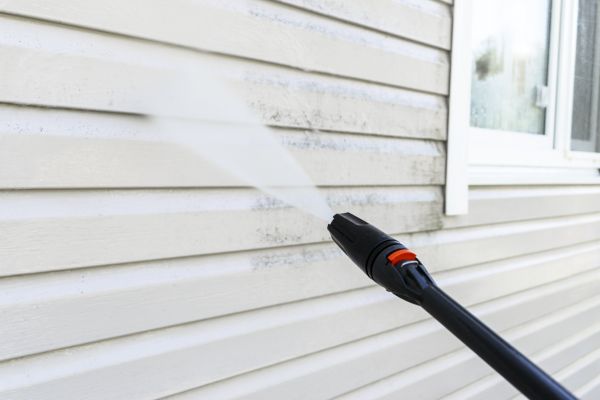 Siding Power Washing in Clovis