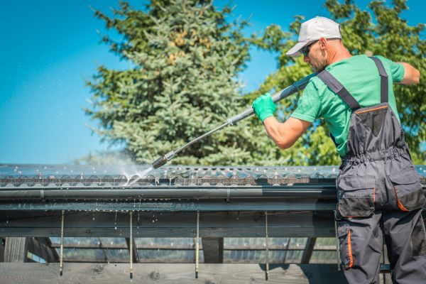 Gutter Power Washing in Clovis