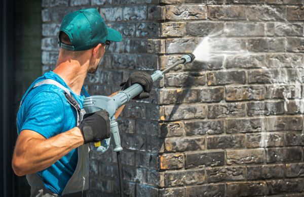 Brick Wall Washing in Clovis