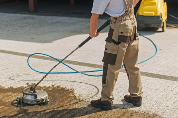 Townhouse Driveway Cleaning in Clovis