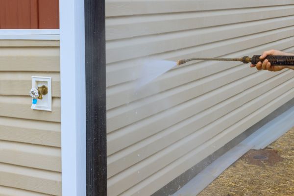 Townhouse Exterior Cleaning in Clovis
