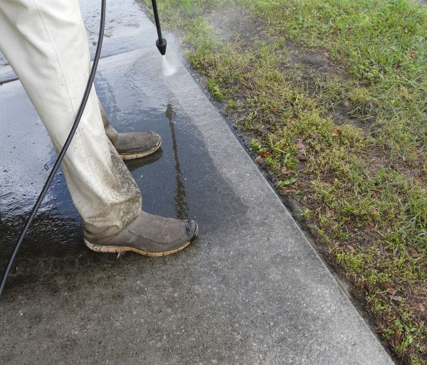 Pavement Power Washing in Clovis