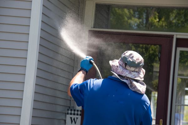 Siding Pressure Washing in Clovis