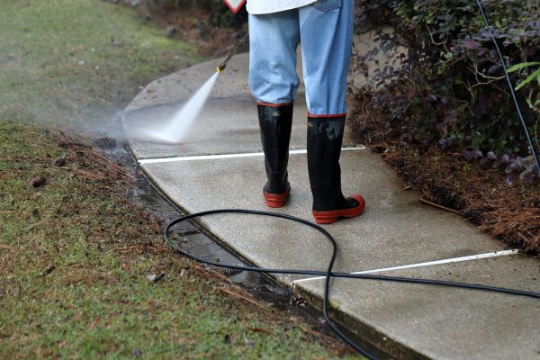 Sidewalk Pressure Cleaning in Clovis