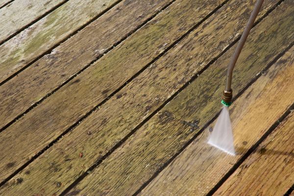 Deck Mold Removal in Clovis