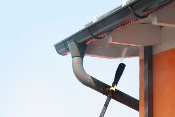 Eaves Power Washing in Clovis